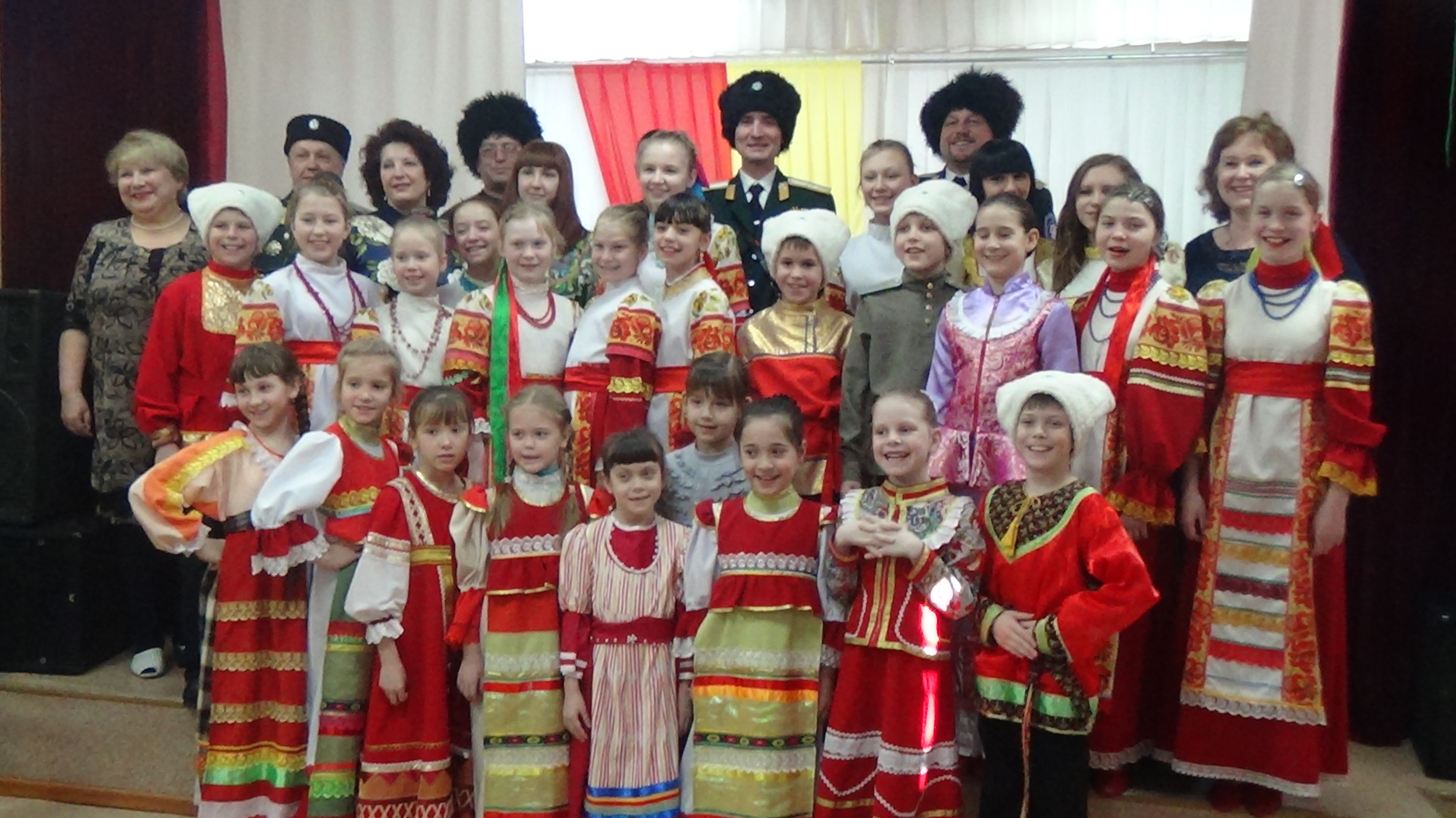 ОБРАЗЦОВЫЙ АНСАМБЛЬ РУССКОЙ НАРОДНОЙ ПЕСНИ "КУПАЛЕНКА"